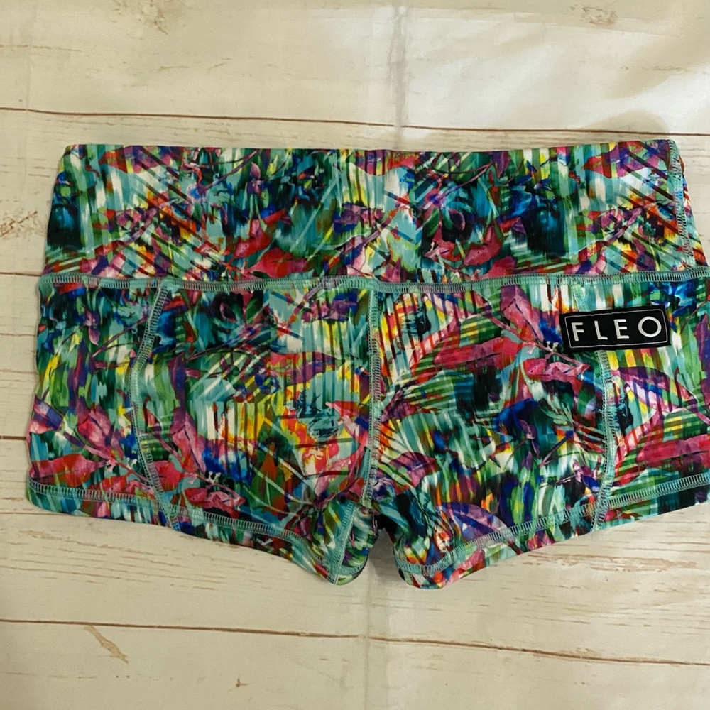 FLEO Women's Colorful Patterned Shorts